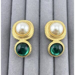 KJL Kenneth Jay Lane Earrings Green Imitation Pearl Cabochon Clip On Gold Tone